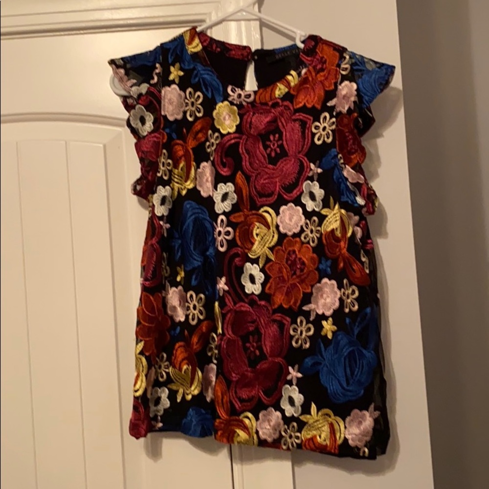 Gorgeous embroidered fall top, size M
